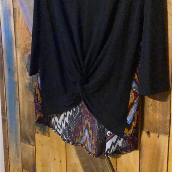 Gorgeous high low top - Picture 2 of 3